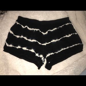 Tye dye flowy shorts for summer !